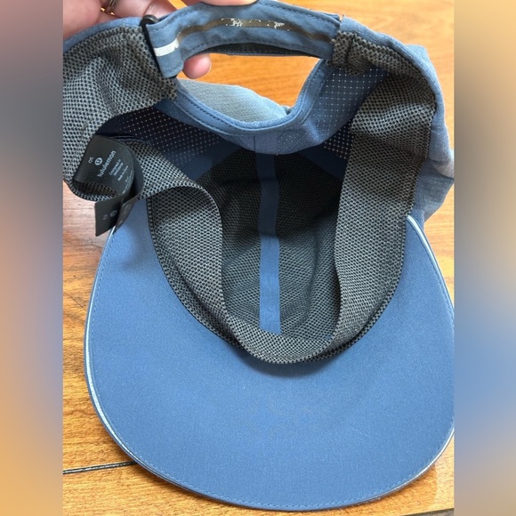 Lululemon Fast and Free Run Hat – Trench Blue / Reflective OS - Picture 4 of 6